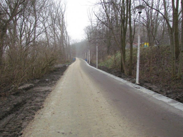 Można deptać i jeździć