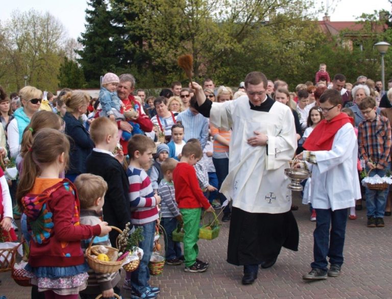 O której ze Święconką?