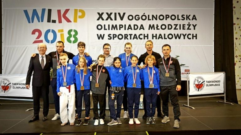 Swarzędzcy taekwondziści z medalami Olimpiady Młodzieży