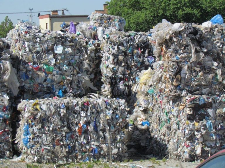 Mafia śmieciowa w Kobylnicy?