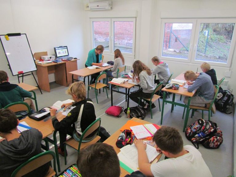 Uczniowie wrócą do szkoły wcześniej?