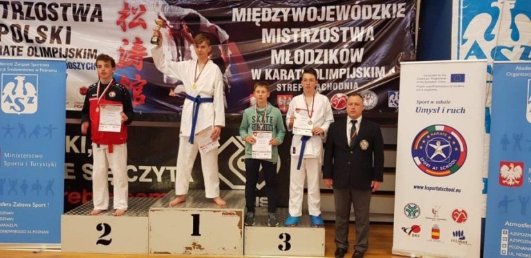 Siedem medali karateków