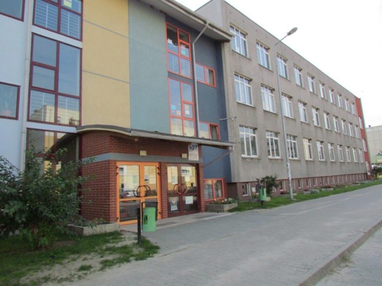 Budują boisko przy „piątce”