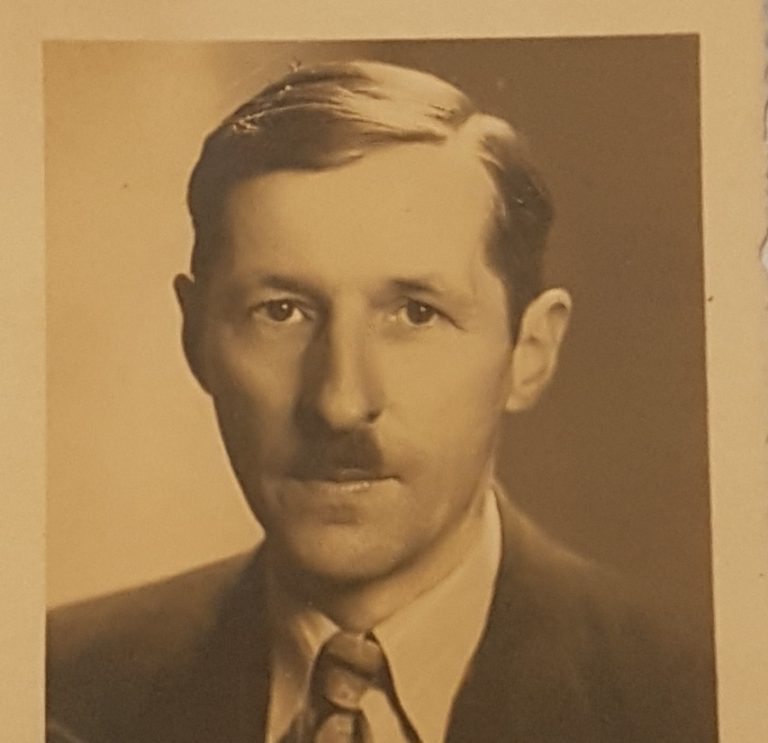 Szukamy informacji o nauczycielu z Łowęcina