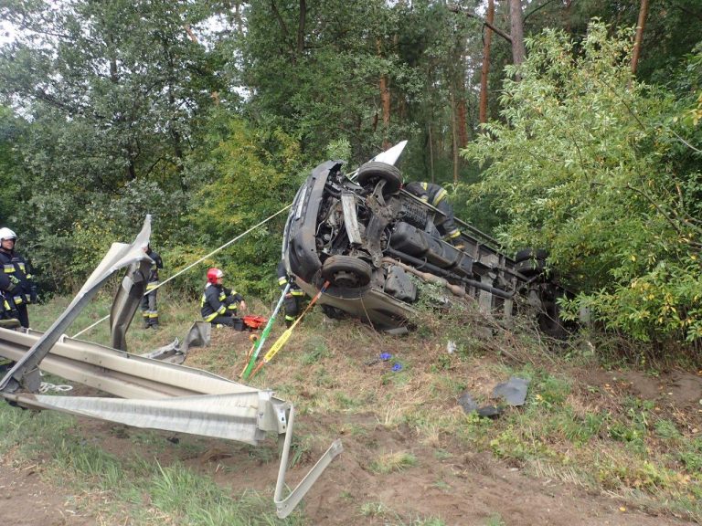 Dostawczak dachował