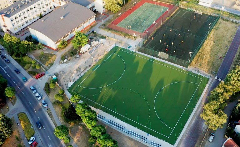 Otwierają nowe boisko