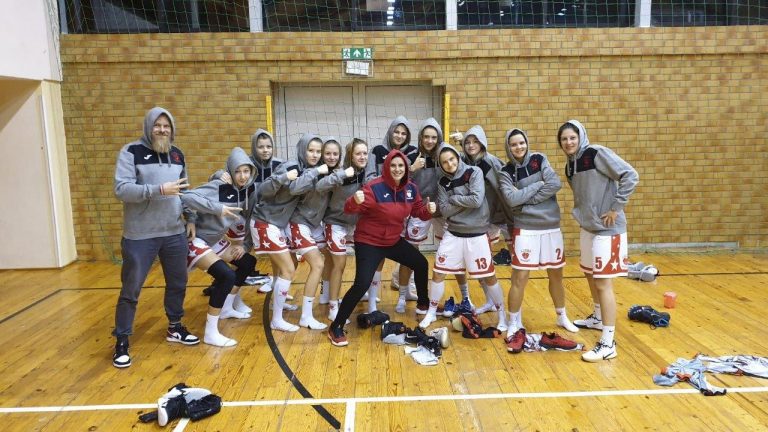 Koszykarki przekroczyły setkę!