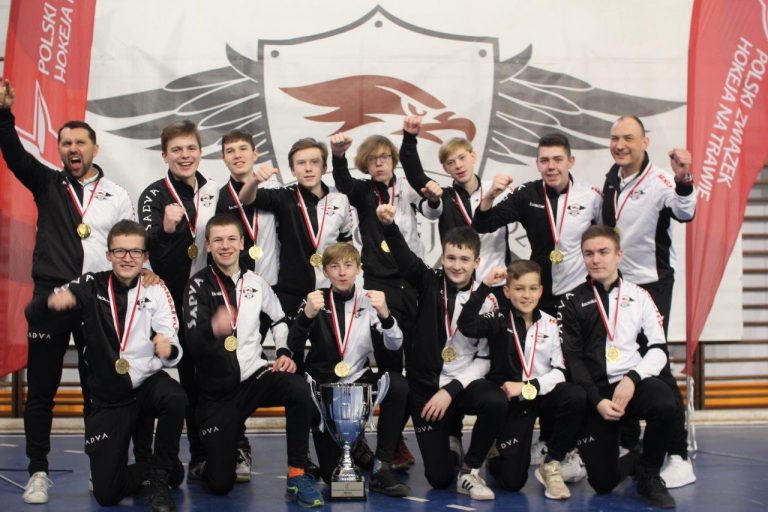 Swarek na tronie w podwójnej koronie!