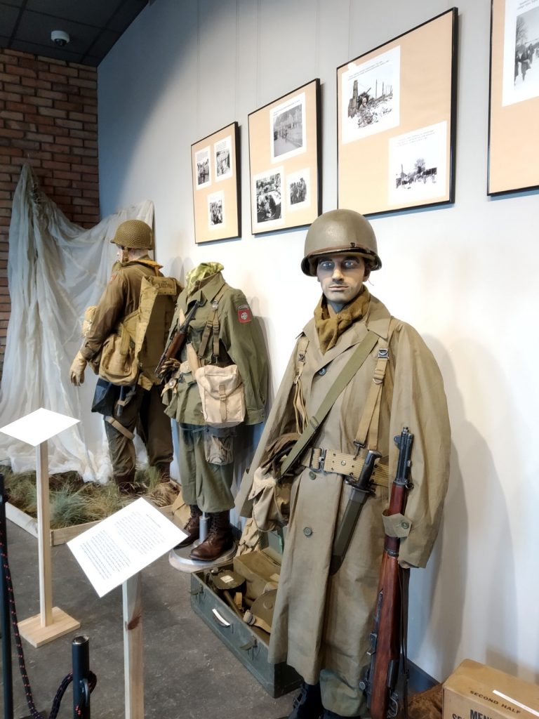 Zabytkowe militaria zawitały do swarzędzkiego muzeum