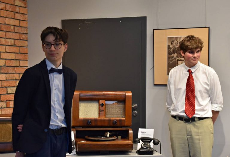 W swarzędzkim muzeum zagościło Radio Show