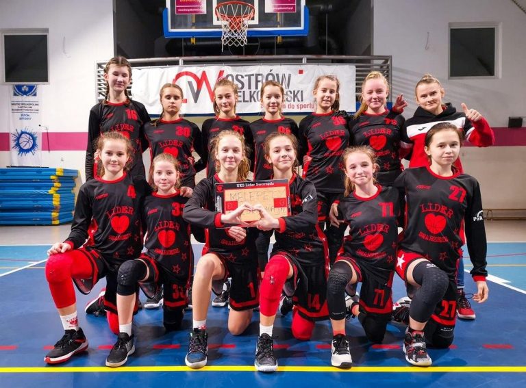 Grała koszykarska młodzież
