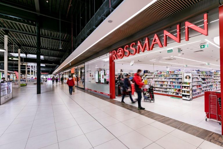 W ETC czynne sklepy pierwszej potrzeby