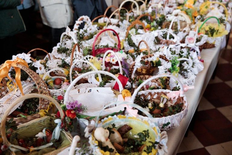 O której ze Święconką?