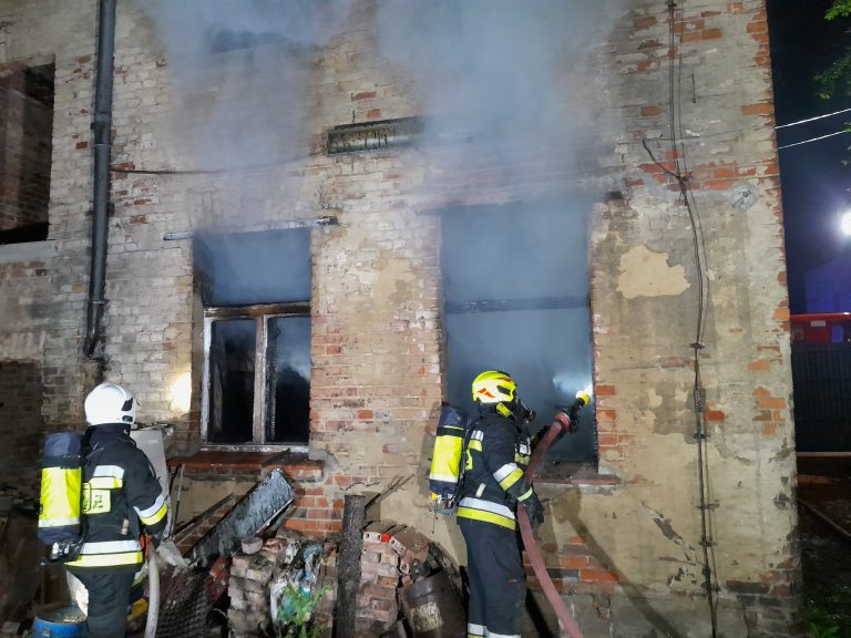 Kamienica znowu w płomieniach