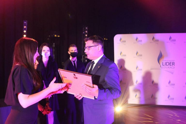 Swarzędz z tytułem Samorządowego Lidera Edukacji