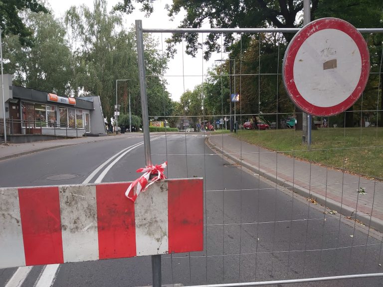 Ulica Dworcowa zamknięta