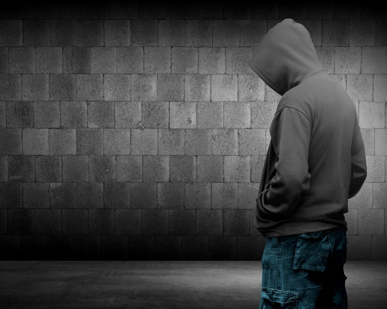 Dwie kradzieże 21-latka