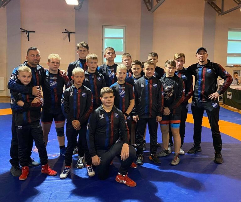 Zapaśnicy wygrali Międzywojewódzkie Mistrzostwa