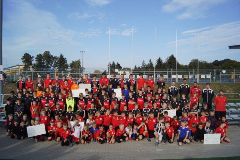 Lider świętuje i wygrywa