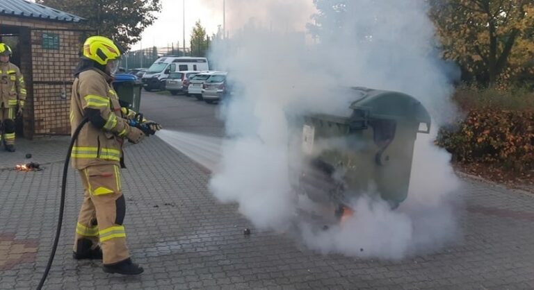 Grasuje kolejny podpalacz?