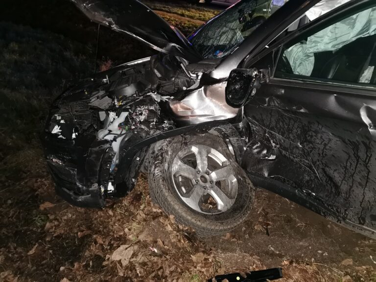 Zderzenie osobówki z ciężarówką