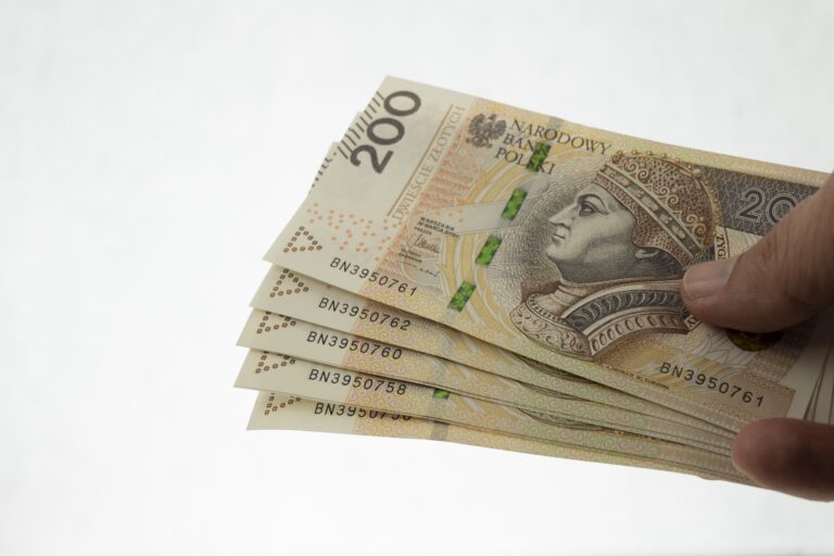 Na Nowej Wsi „wydrapano” 75 tys. zł!