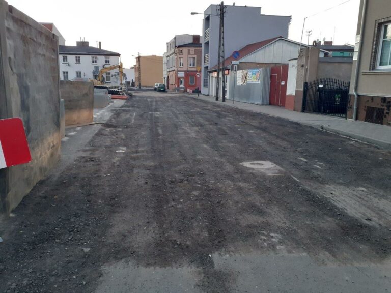 Mickiewicza i Wielka Rybacka częściowo rozebrane