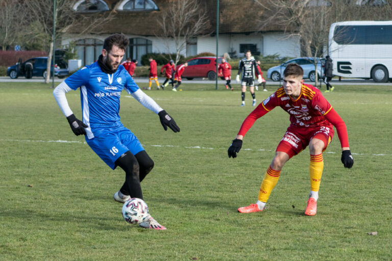 Unici zdali ostatni egzamin