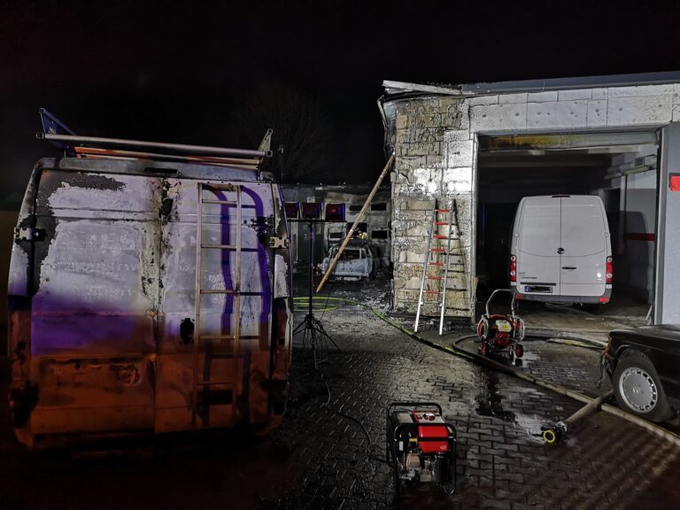 Płonął warsztat na Jesionowej