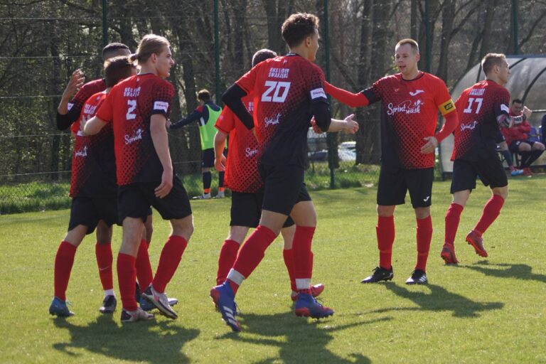 Lider poleciał z Lotnikiem