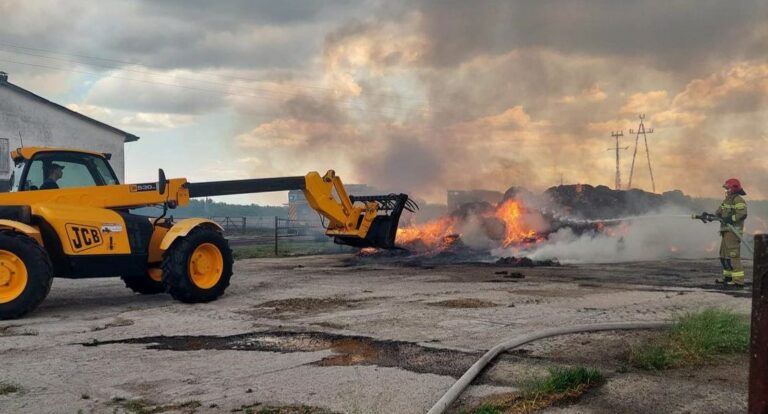 Płonęło gospodarstwo rolne