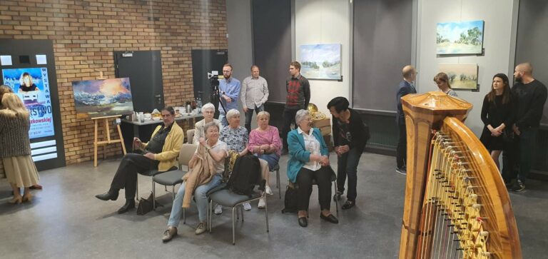 Wernisaż malarstwa z dźwiękiem harfy