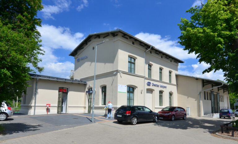 Dworzec wrócił do pasażerów