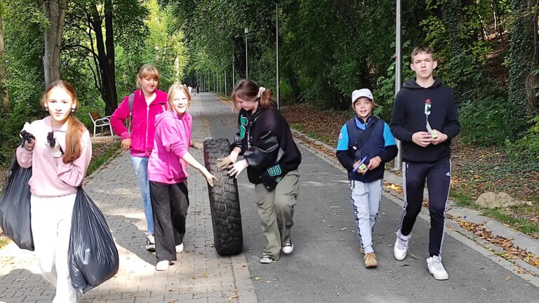 Posprzątali za śmiecących