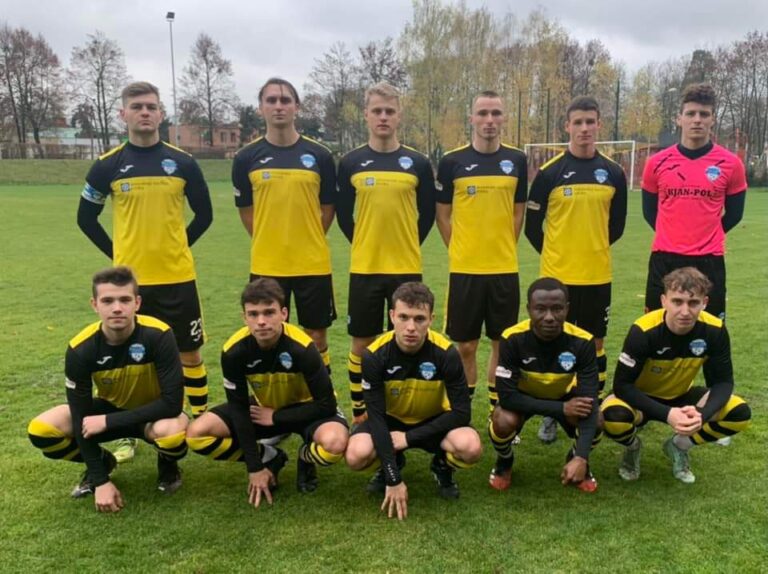 Hat-trick Hawryluka!