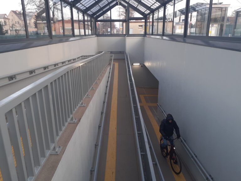 Przejście podziemne przy dworcu w Swarzędzu już otwarte