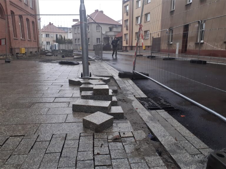 Zamkowa do poprawki!