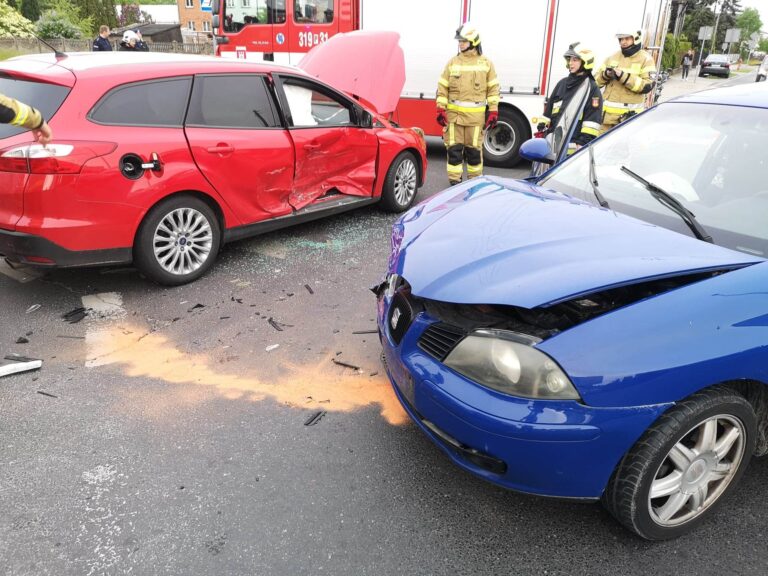 Zderzenie osobówek na Średzkiej
