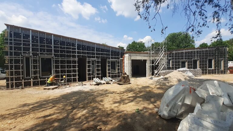 Ośrodek za pół roku