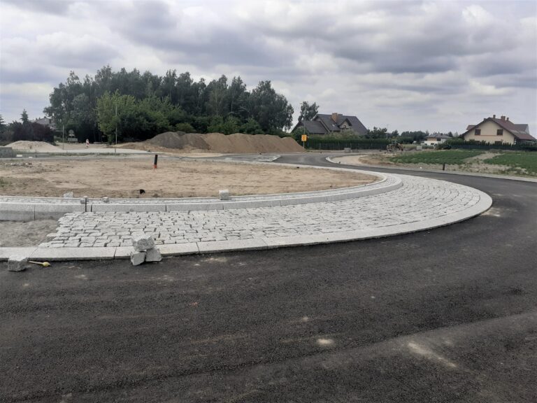 Rośnie kolejne rondo w gminie