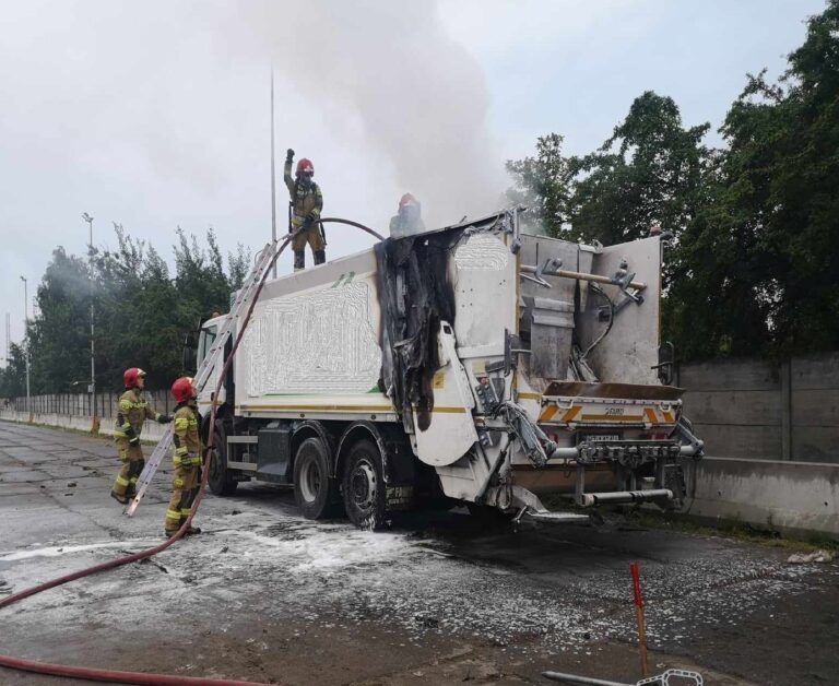 Pożar w śmieciarce