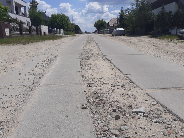 1,6 km gruntówek już w płytach