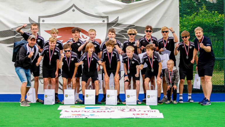 Swarek ze srebrnym medalem