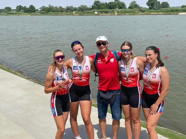 Swarzędzanka z brązowym  medalem