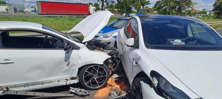 Kolizja dwóch osobówek na Poznańskiej