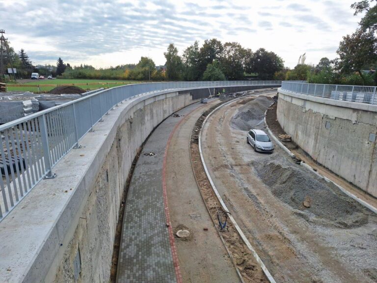 Tunel na święta, rondo na majówkę