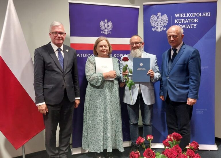 Pedagodzy „Czwórki” z nagrodami!