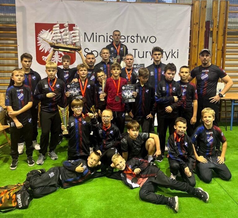 Dziesięć medali zapaśników!