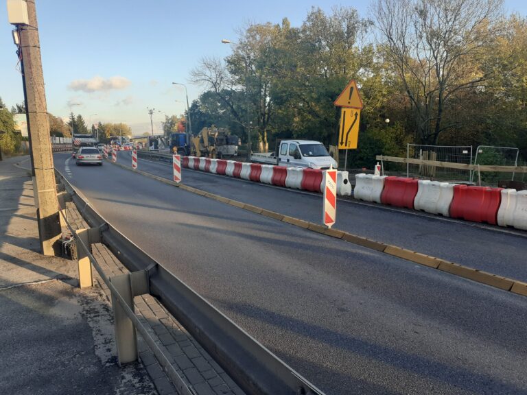 Krajówka z nocnym wahadłem