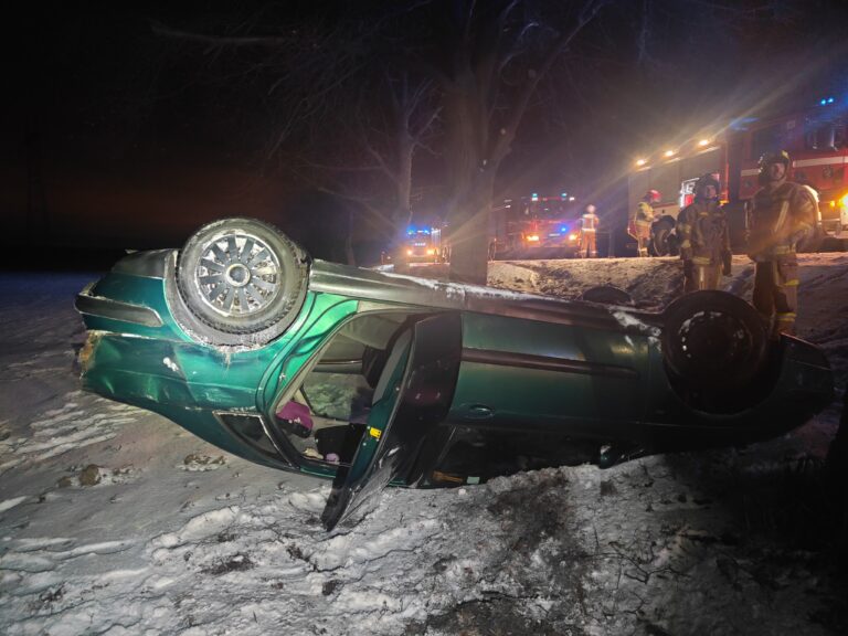 Dachowanie na drodze wojewódzkiej